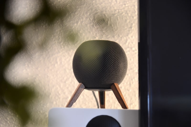 schickes stativ fuer homepod mini schwarz