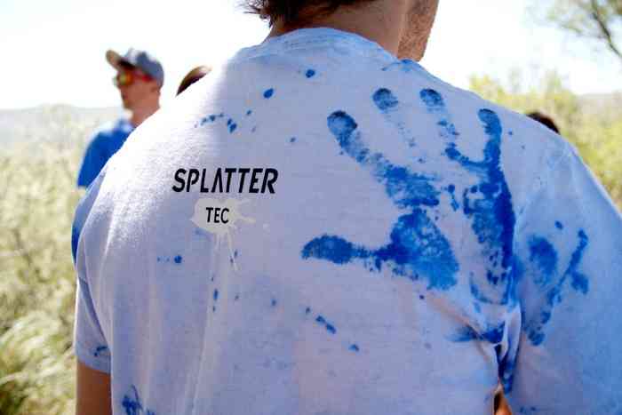 SplatterTec Shirts reagieren auf Temperatur mit Farbwechsel