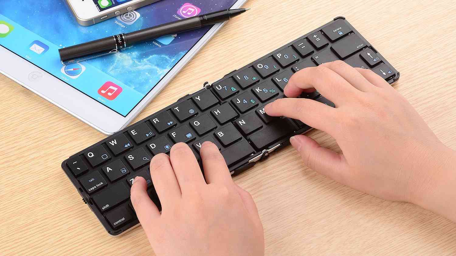 Faltbare Bluetooth-Tastatur für Smartphone und Tablet