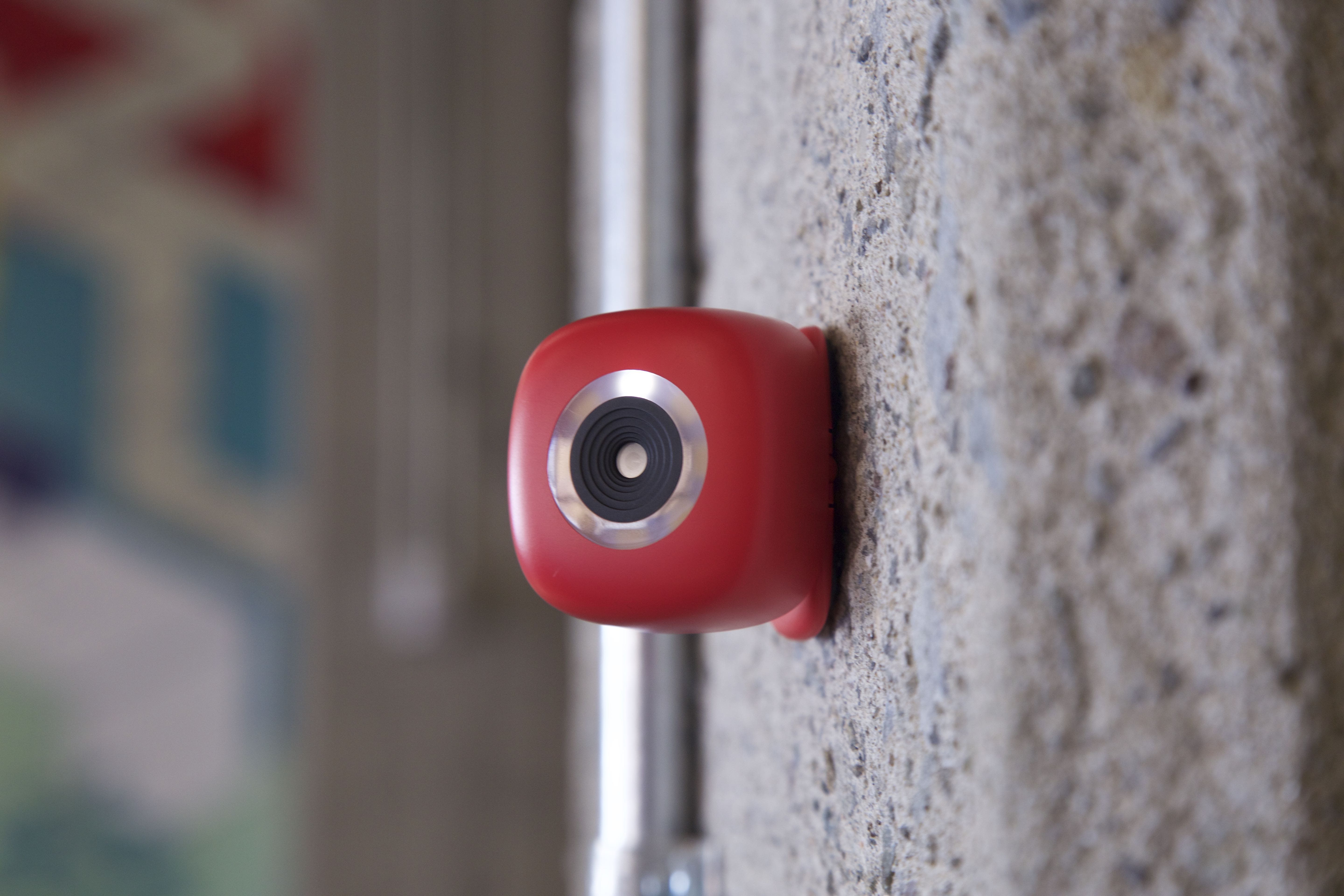 Podo – Diese bunte Selfie-Kamera klebt sogar an Felswänden