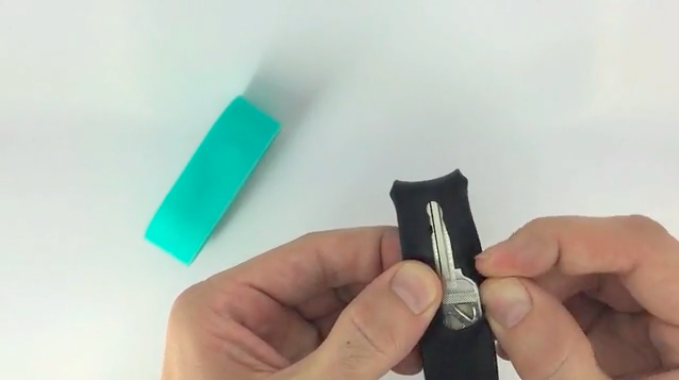 PocketBands 2.0: Praktisches Armband mit Geheimfach