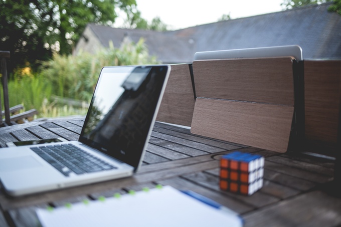 Nützliche Laptop-Gadgets für Alltag und Büro