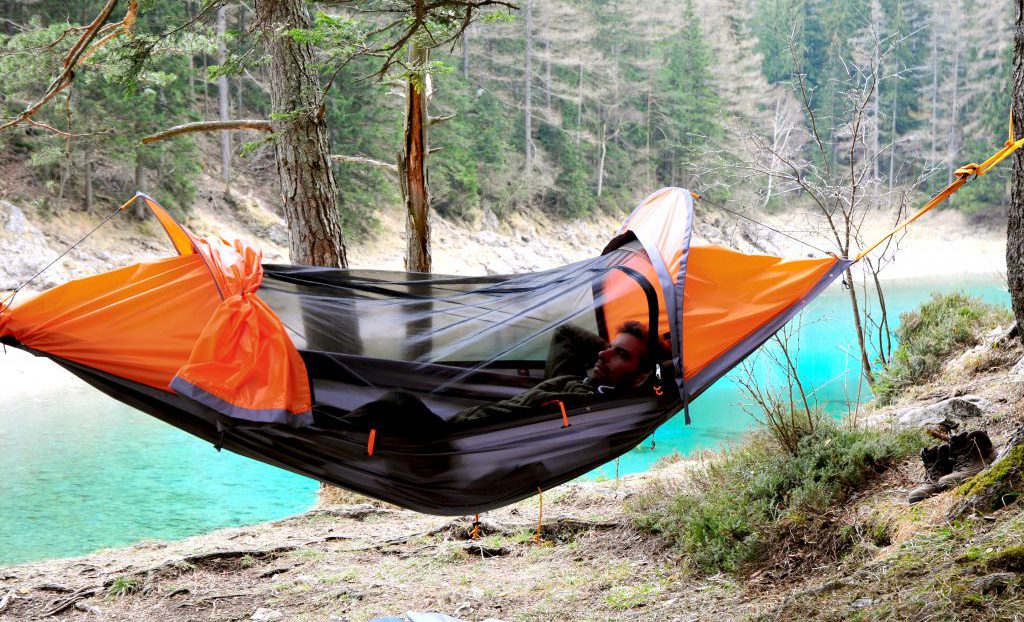 Das fliegende Zelt: Hängematte, Zelt und Regenponcho in Einem