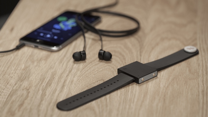 The Basslet: Das Armband für Bass direkt am Handgelenk