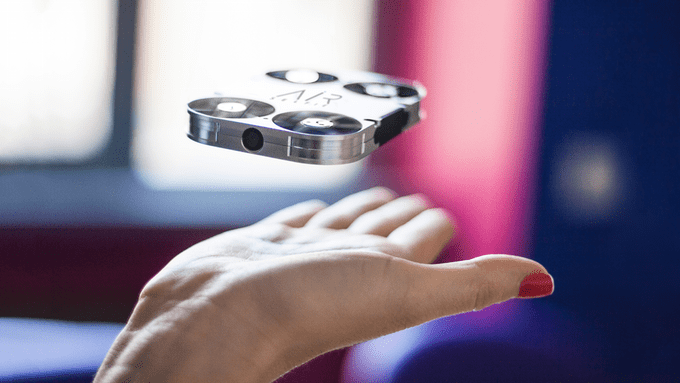 AirSelfie: Die fliegende Selfie-Drohne für das Smartphone