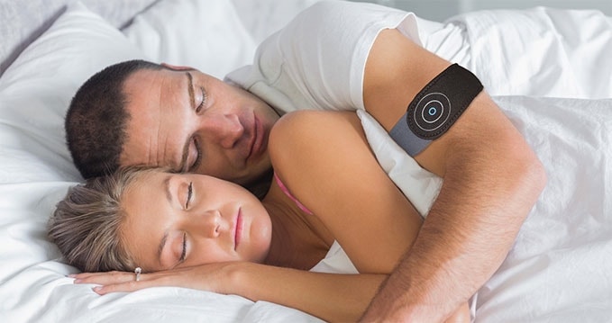 Anti Snore Wearable: Armband gegen lautes Schnarchen