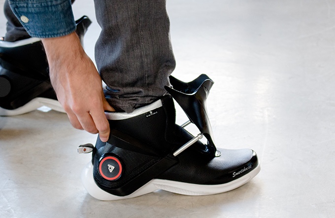 Digitsole Smartshoe ist ein selbstschnürender Sneaker