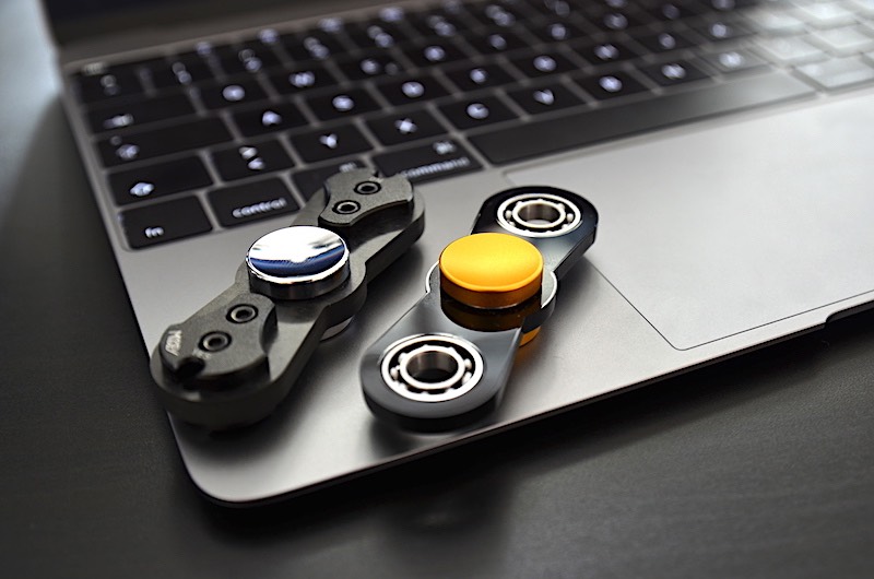 MOKEY Hand Spinner im Test: Aus Carbon und in Glanz-Optik