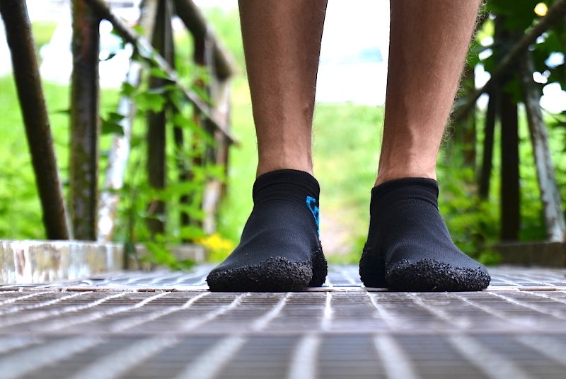 Skinners im Test: Barfuß-Feeling mit schicken Schuhsocken