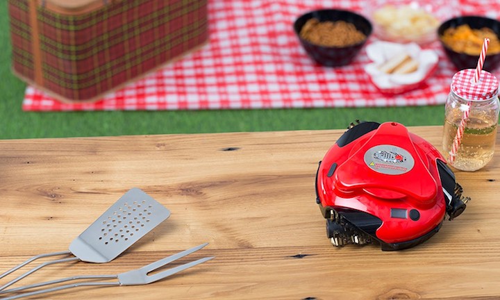 Der Grillbot Grill Roboter reinigt den Grill selbstständig