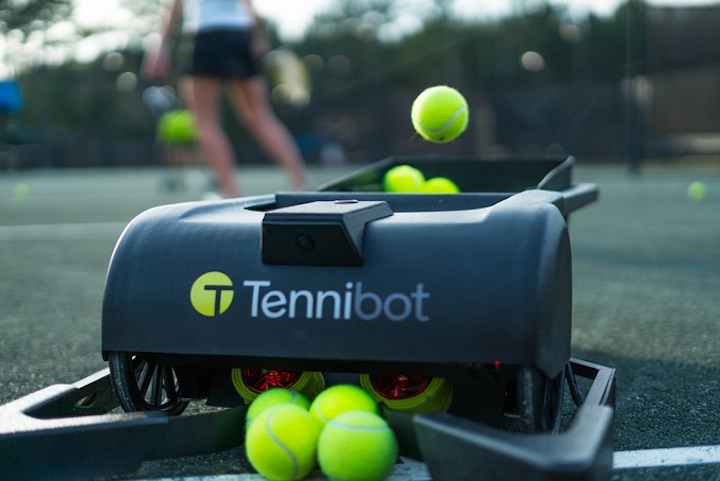 Tennibot: Dieser Roboter sammelt Tennisbälle wieder auf