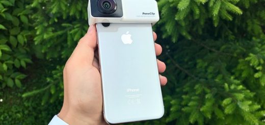 PanoClip an iPhone X in Hand e1528214789304 520x245