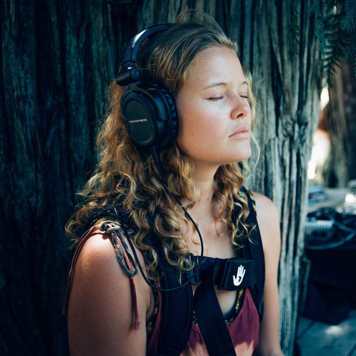 Musik Hören Obwohl Keine Da Ist Mit SubPac M2X spürst du den Bass am ganzen Körper