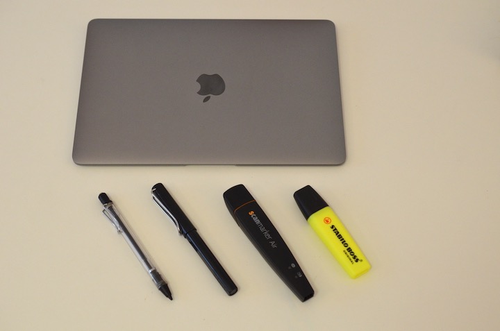 Scanmarker Air mit MacBook und Stiften