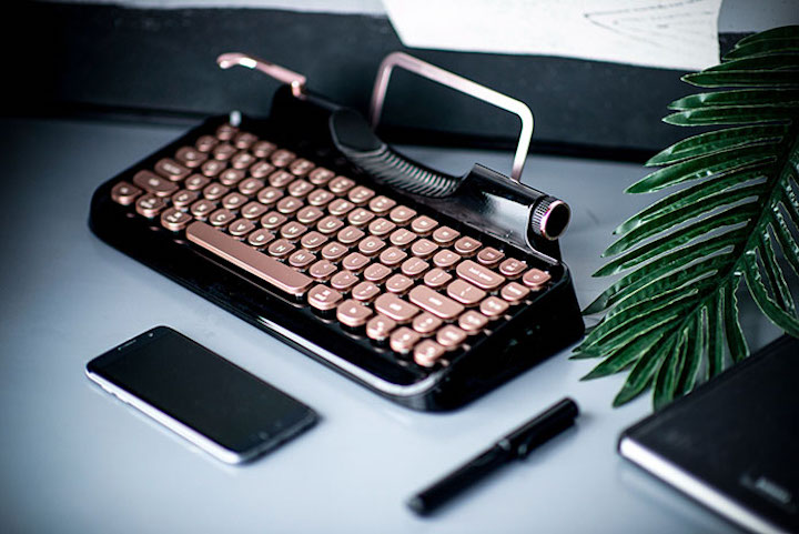 Rymek: Moderne mechanische Tastatur im Retro-Design