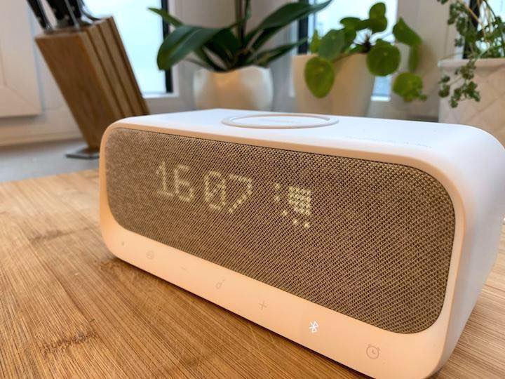 Soundcore Wakey Test: Bluetooth Speaker mit Wecker, Radio und Qi