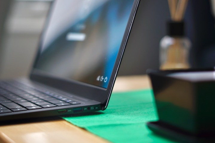 Ich Begrüsse Sie Herzlich Zu Meiner Präsentation Französisch PEAQ Slim PNB S130 Test: Günstiges Notebook im Aluminium-Cover