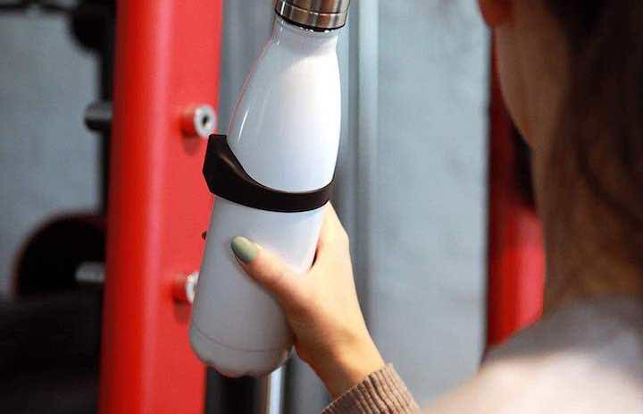 Gymbutler: Magnetische Flaschen-Halterung für das Fitnessstudio
