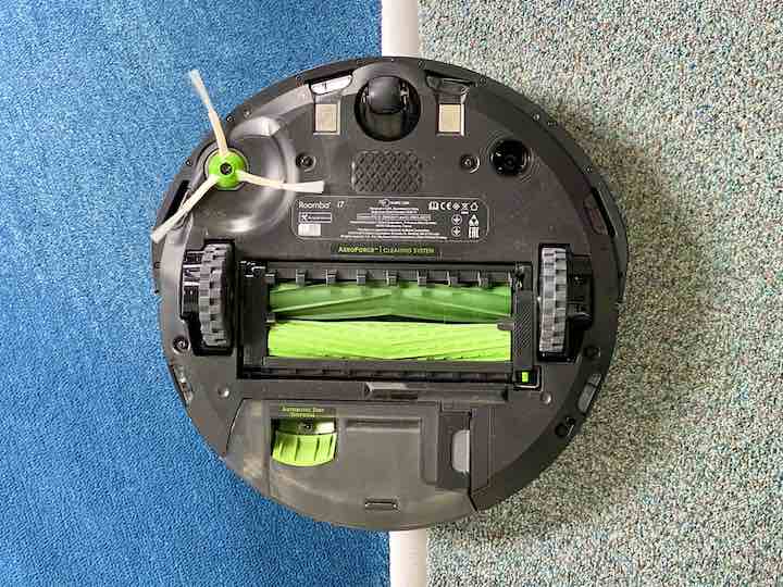 iRobot Roomba i7 Saugroboter Unterseite