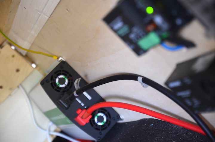 spannungswandler von offgridterc 12v zu 230v