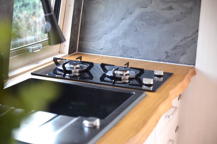 Thetford Topline 922 Test: Moderne Glas-Herdplatte im Camper