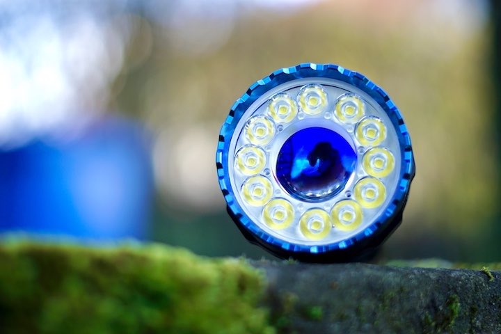 LED Ring einer Olight Lampe