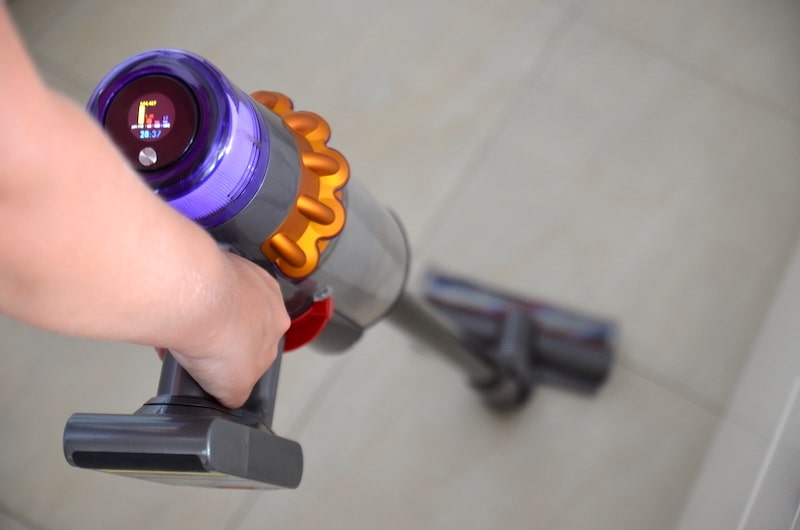 Dyson V15 Detect Absolute Test: Kraftvoller Akkusauger mit Laser