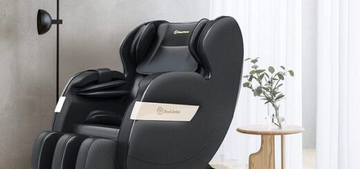 Real Relax Massagesessel in Wohnzimmer 520x245
