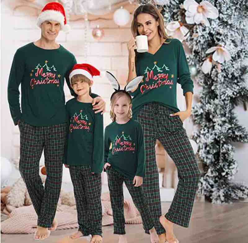 Familie mit Pyjamas