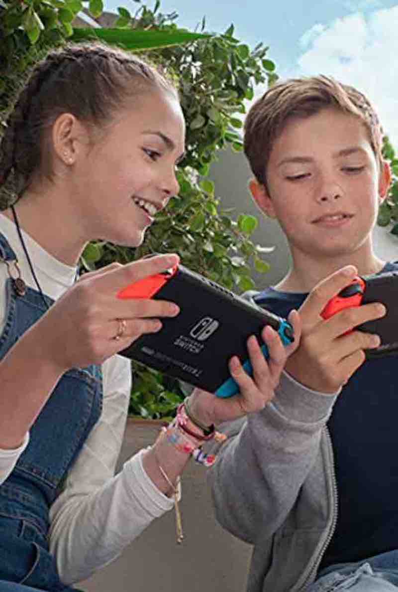 Kinder mit Nintendo Switch