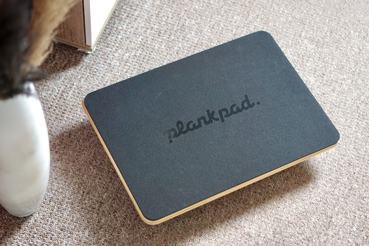 Plankpad Pro liegt auf einem Teppich