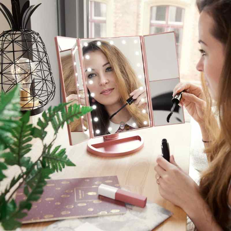 Kosmetikspiegel mit Licht zum Schminken