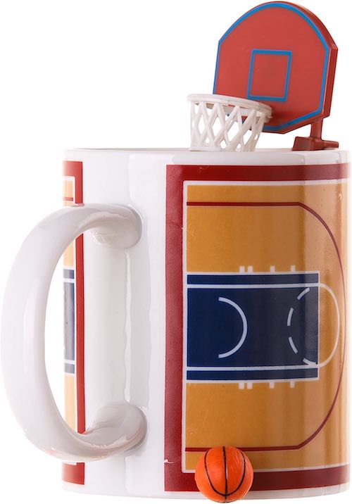 Tasse im Basketball Design mit Korb und Ball
