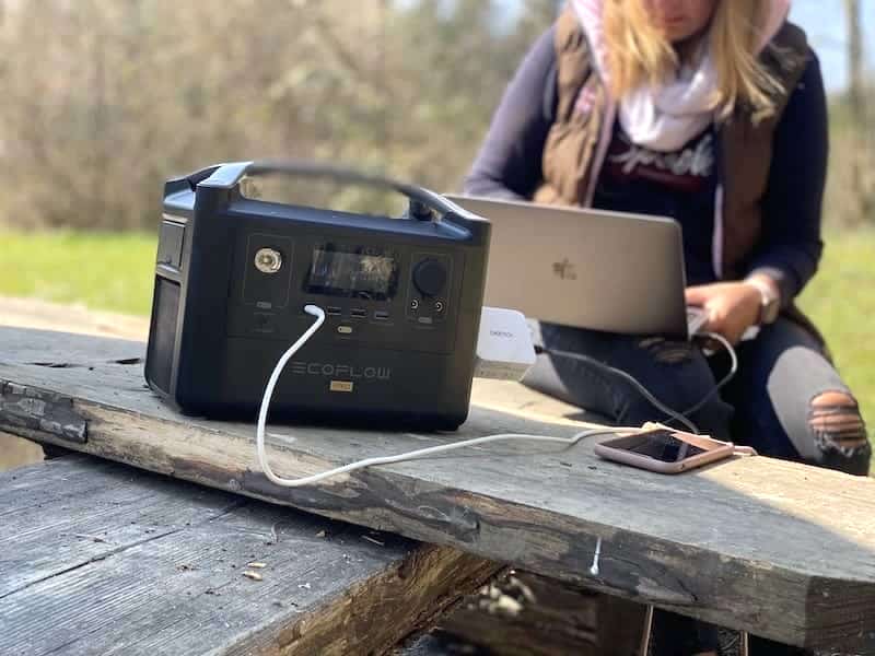 notebook aufladen und handy via usb c