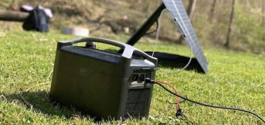solarpanel kann mithilfe der tasche aufgestellt werden 520x245