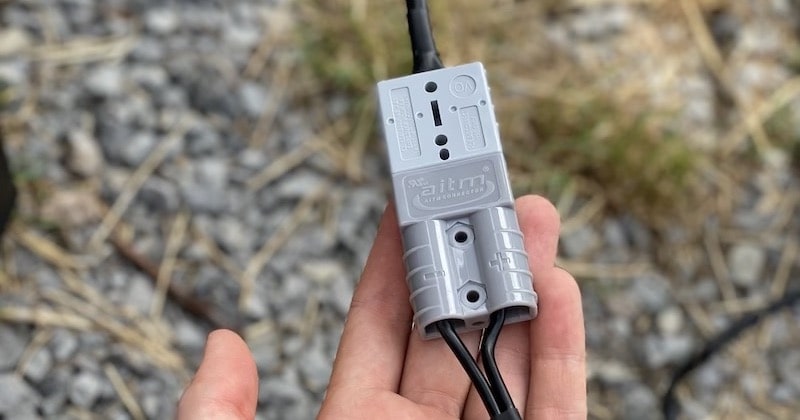 stecker fuer das solarpanel