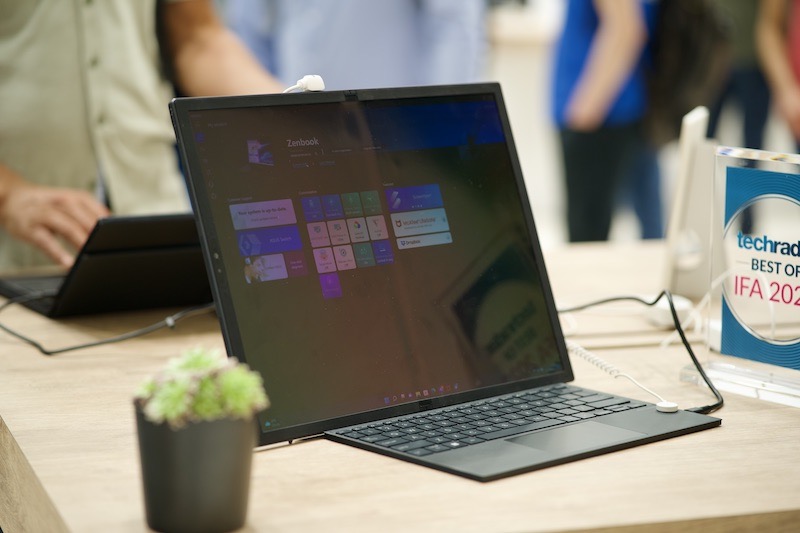 Asus 17 Zoll Laptop als Desktop PC