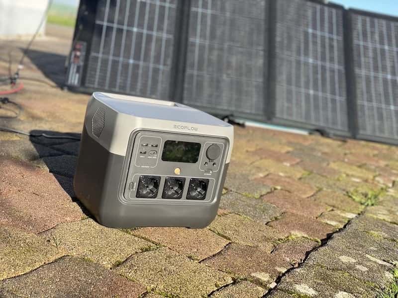 ecoflow river 2 pro mit 220w solarpanel im einsatz