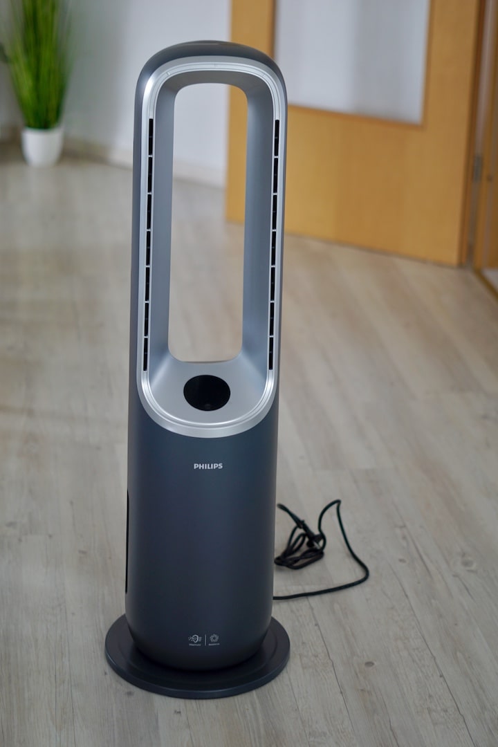 Philips Air Performer 8000 freistehend in einem Raum