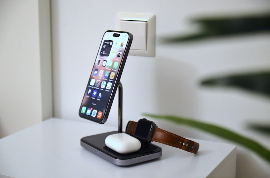 Magnetic 3 in 1 Wireless Charging Stand von satechi min