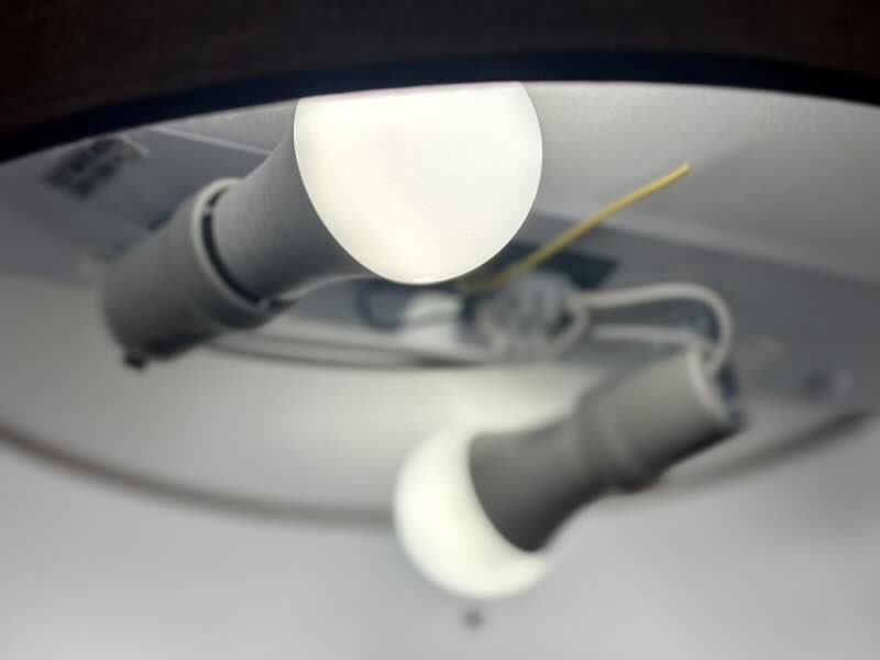 meross smart bulbs im einsatz deckenlampe