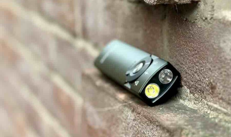 Leistungsstarke Taschenlampen im Test: Olight Seeker 4 Pro & Arkfeld Pro