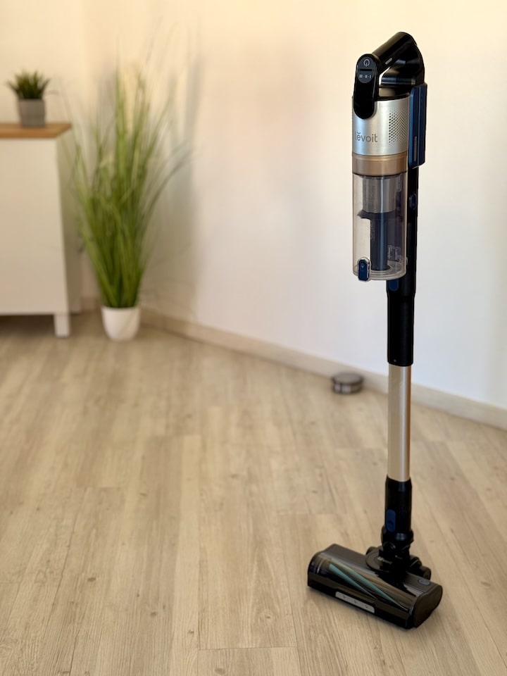 Levoit LVAC 300 steht in einer Kueche