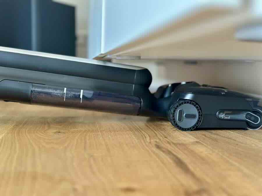 durch lay flat technik kommt er unter moebel