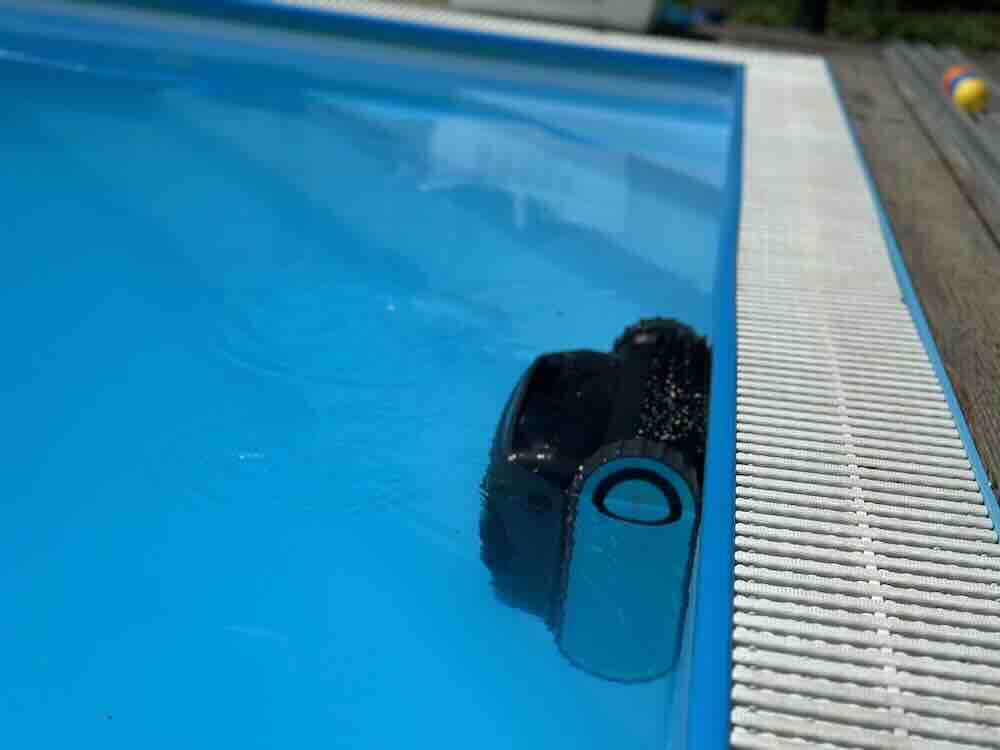 aiper x1 im einsatz im testpool
