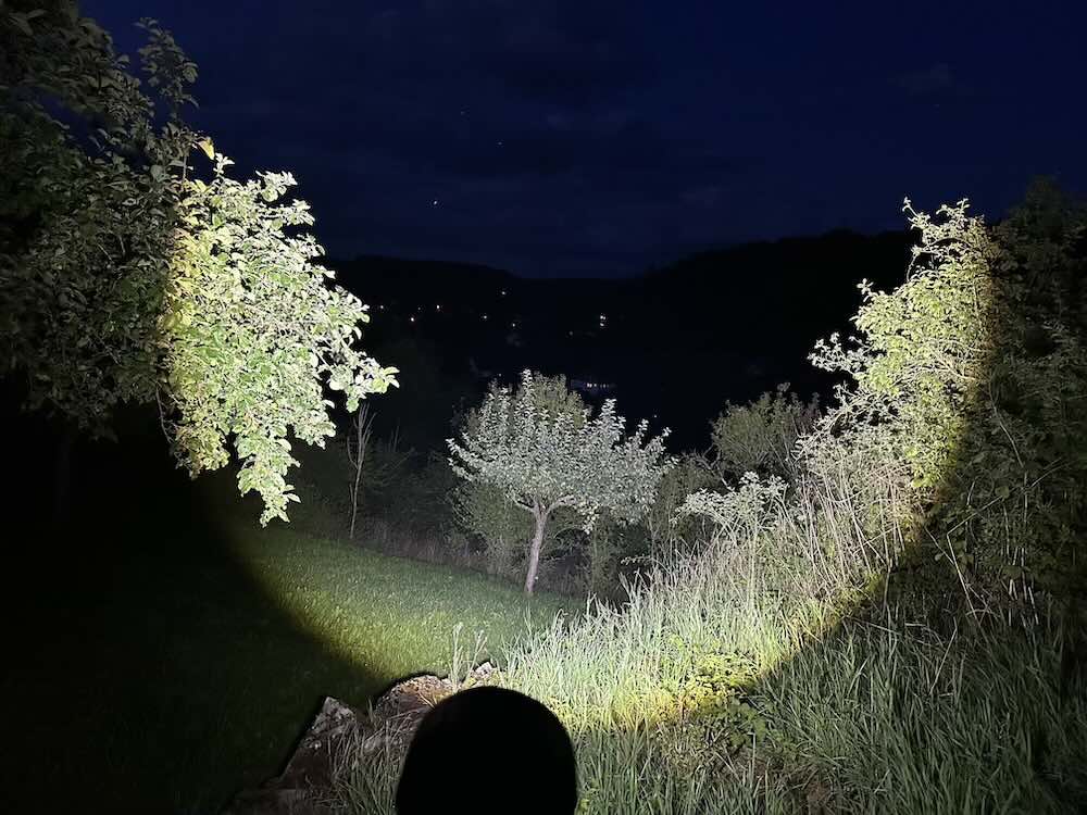 klare lichtsignatur mit scharfen raendern