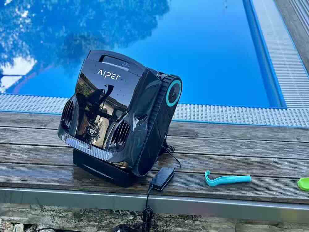 scuba x1 pro max auf kabellosem ladedock