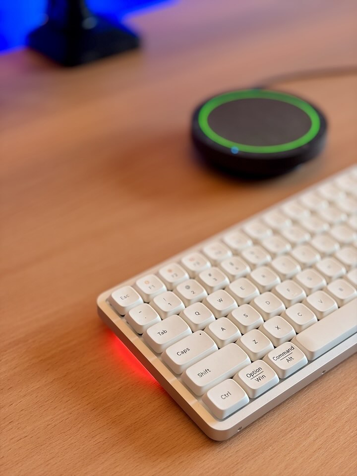 Lofree Tastaturen Test: Flow Lite, Flow 2 und Flow 100 im Vergleich RGB Sidelight an einer Tastatur