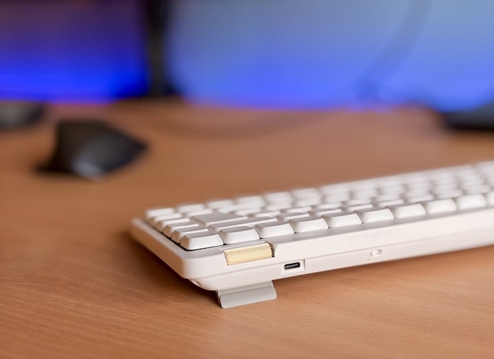 USB C Ladeanschluss einer Lofree Tastatur