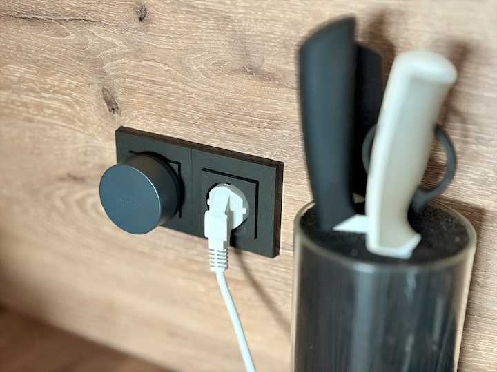 Twelve South PowerCord und PowerBug Test – Meine Eindruck zum Ladeset Netzteil in einer Steckdose